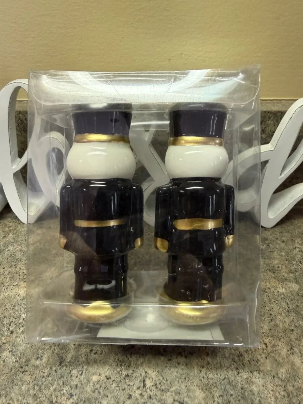 Robert Stanley Nutcracker Salt & Pepper Shakers NIB